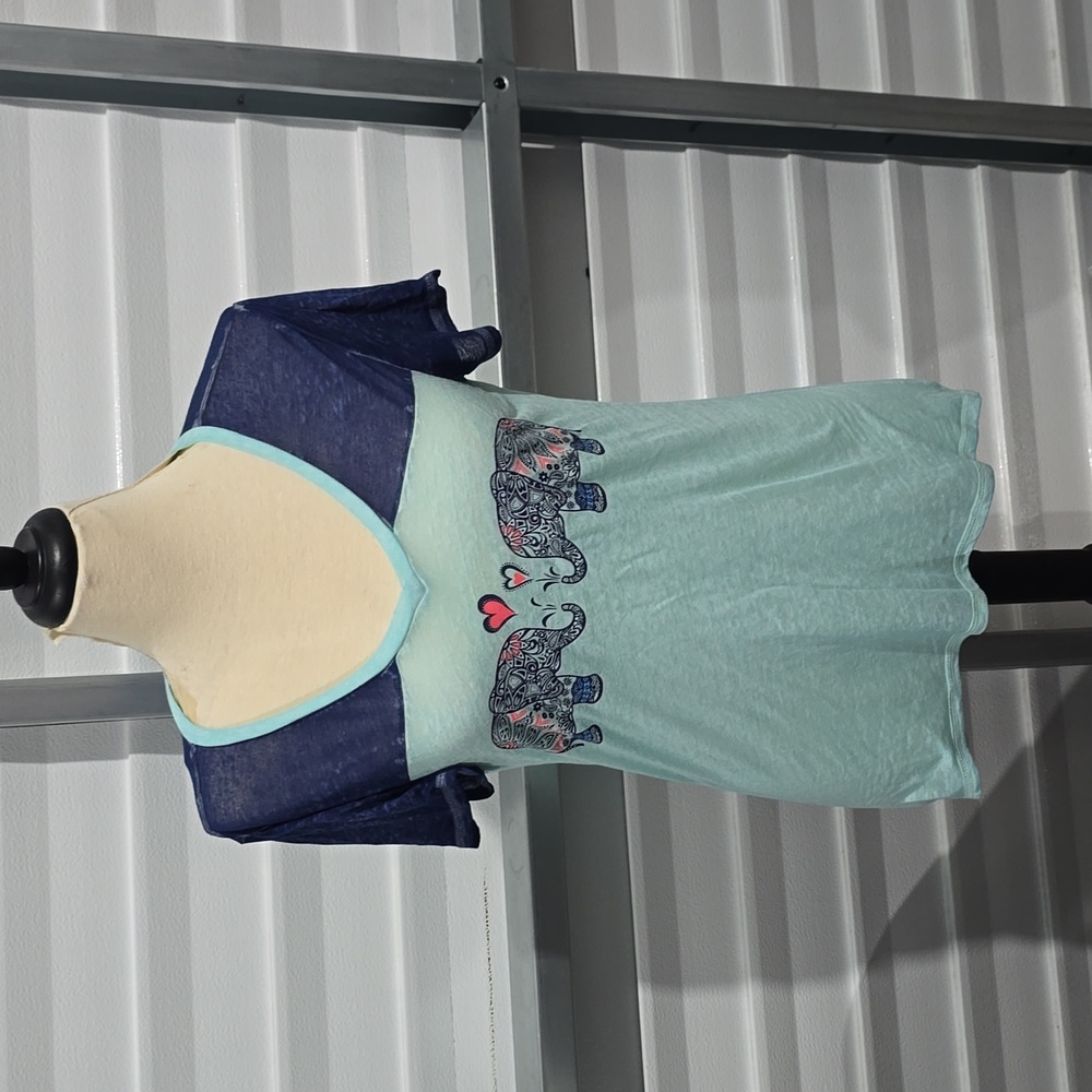 No Boundaries Blue Elephant High Low Shirt Size Large 11/13‎